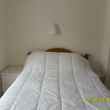Au Coeur Des Monts Du Cantal Country house